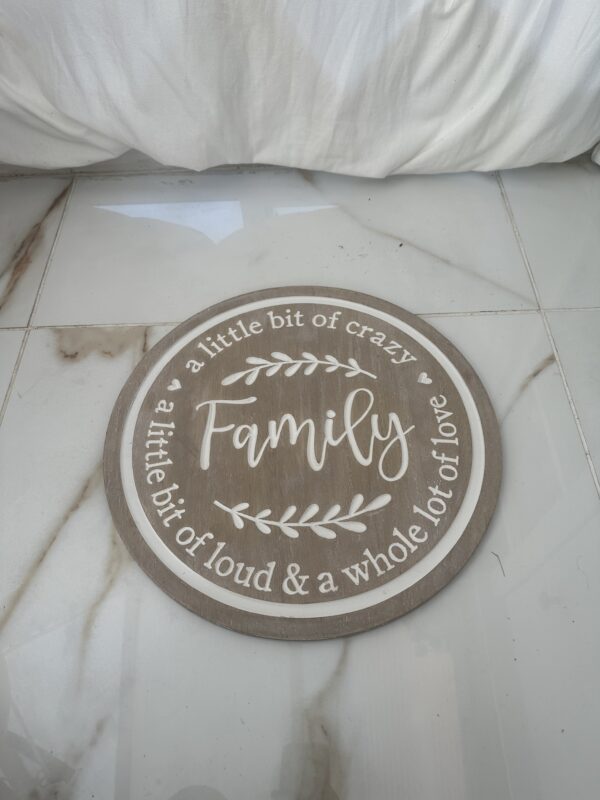 Circular Family Plaque With Words - Image 2