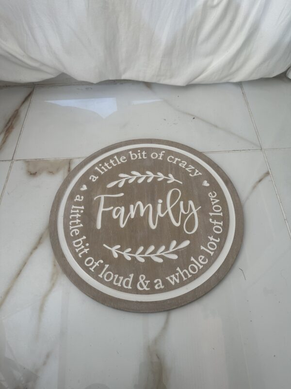 Circular Family Plaque With Words - Image 3