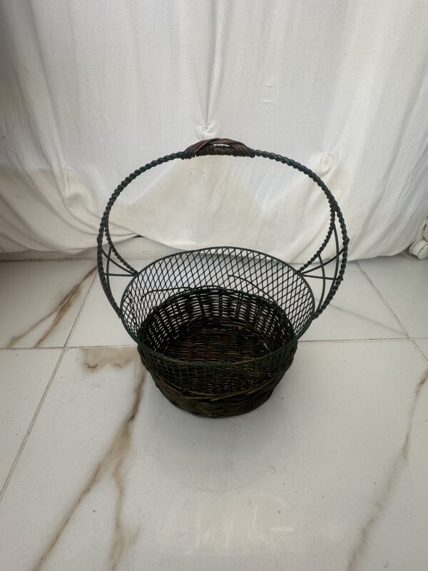 Metal/Rattan Basket