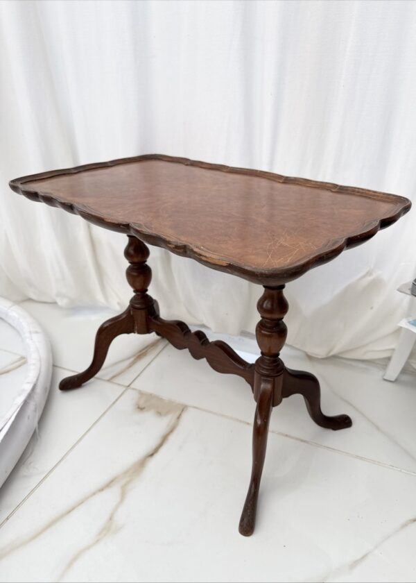 Beautiful Antique table Side Table - L 58 X D 35 X H 43cm